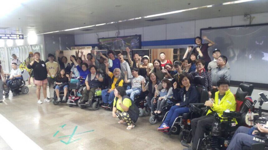 광화문 농성 1842. 뿌리깊은 나무 바람에 아니 뮐세