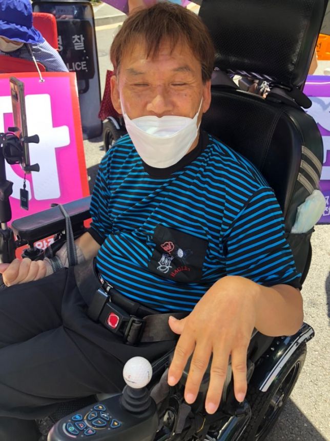 서울시 권리중심의 중증장애인맞춤형 공공일자리 참여자 활동 사진들입니다. (2020.7)