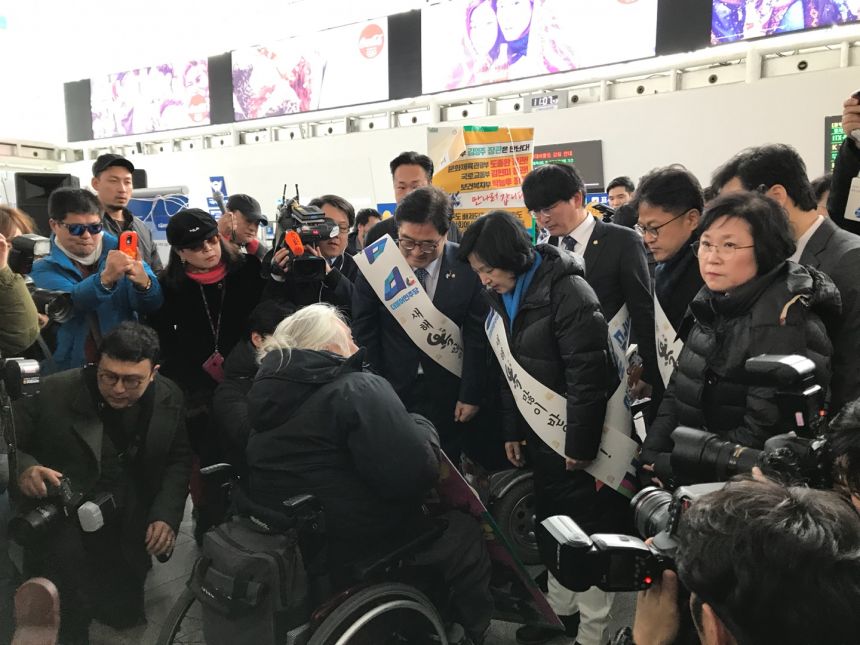 누구도 배제되지 않는(Leave no one behind!) 세상을 향한 2박3일 서울역 노숙농성 사진기록