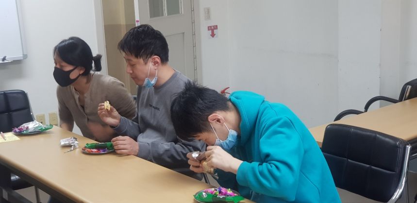 한 명도 남겨두지 않는다.  노들야학 학생 전체 가정 방문
