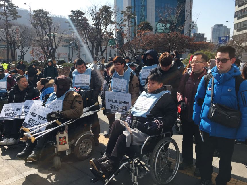 누구도 배제되지 않는(Leave no one behind!) 세상을 향한 2박3일 서울역 노숙농성 사진기록