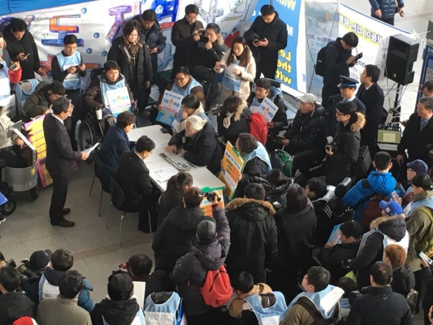 누구도 배제되지 않는(Leave no one behind!) 세상을 향한 2박3일 서울역 노숙농성 사진기록