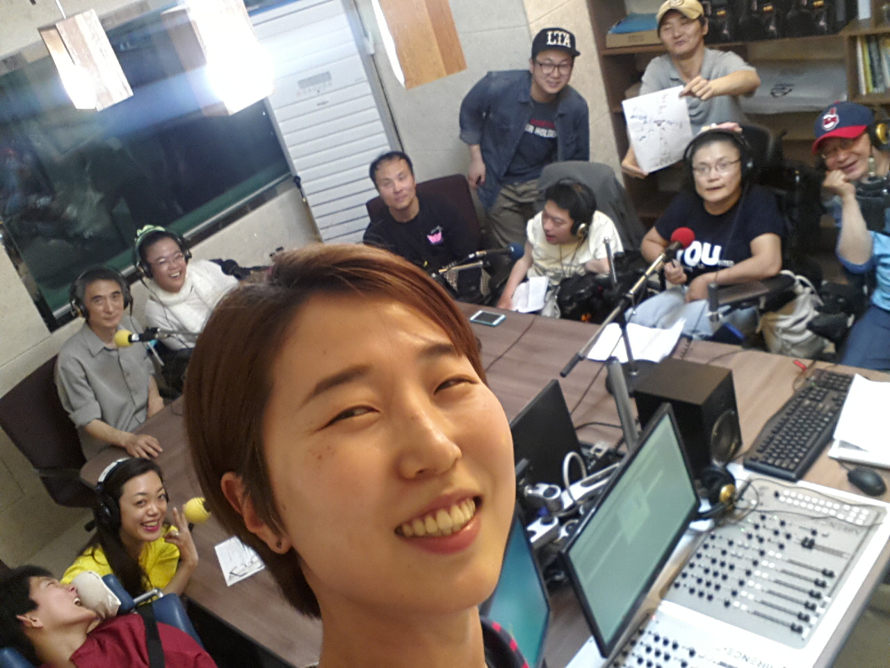 노들야학의 방송반이에요.. 화이팅^^