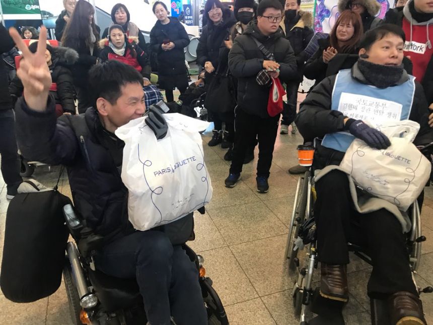 누구도 배제되지 않는(Leave no one behind!) 세상을 향한 2박3일 서울역 노숙농성 사진기록