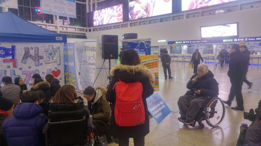 누구도 배제되지 않는(Leave no one behind!) 세상을 향한 2박3일 서울역 노숙농성 사진기록