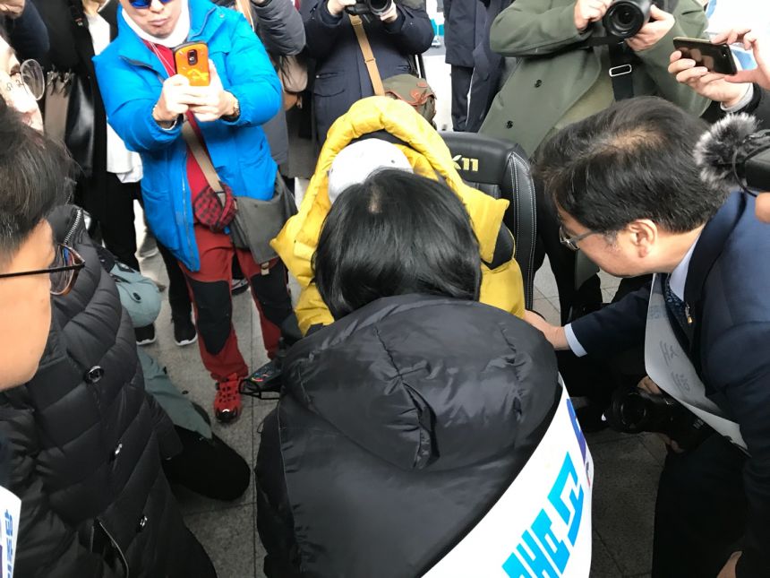 누구도 배제되지 않는(Leave no one behind!) 세상을 향한 2박3일 서울역 노숙농성 사진기록