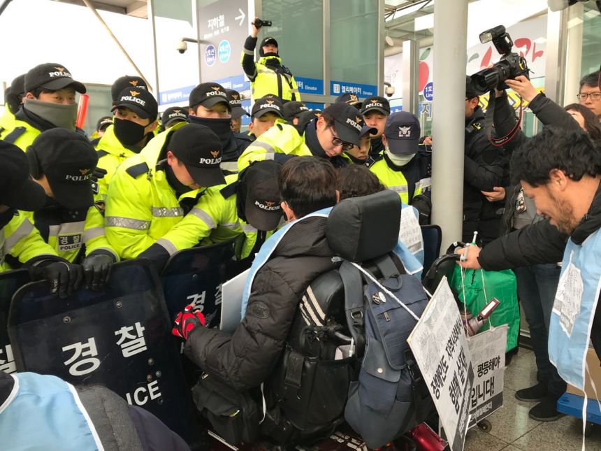 누구도 배제되지 않는(Leave no one behind!) 세상을 향한 2박3일 서울역 노숙농성 사진기록