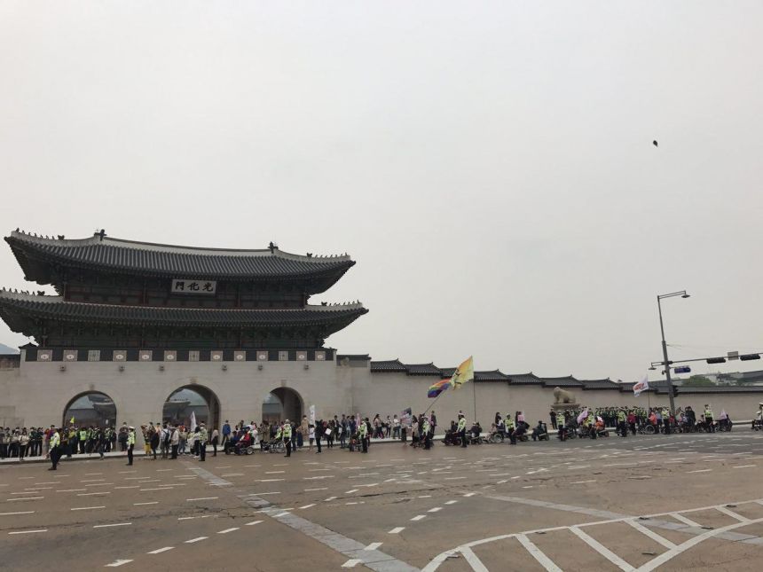 첫번째 '인권과 평등'을 향한 장애인들의 존엄한 행진 (Disability Pride March)