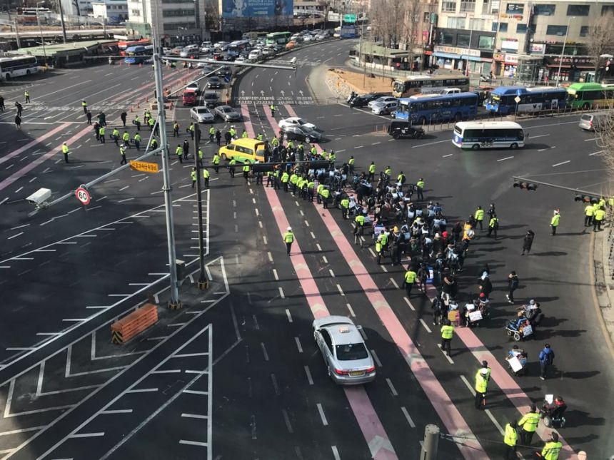 누구도 배제되지 않는(Leave no one behind!) 세상을 향한 2박3일 서울역 노숙농성 사진기록