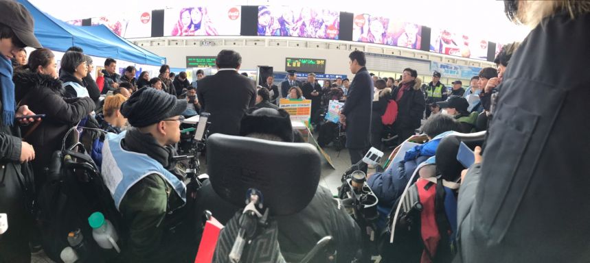 누구도 배제되지 않는(Leave no one behind!) 세상을 향한 2박3일 서울역 노숙농성 사진기록
