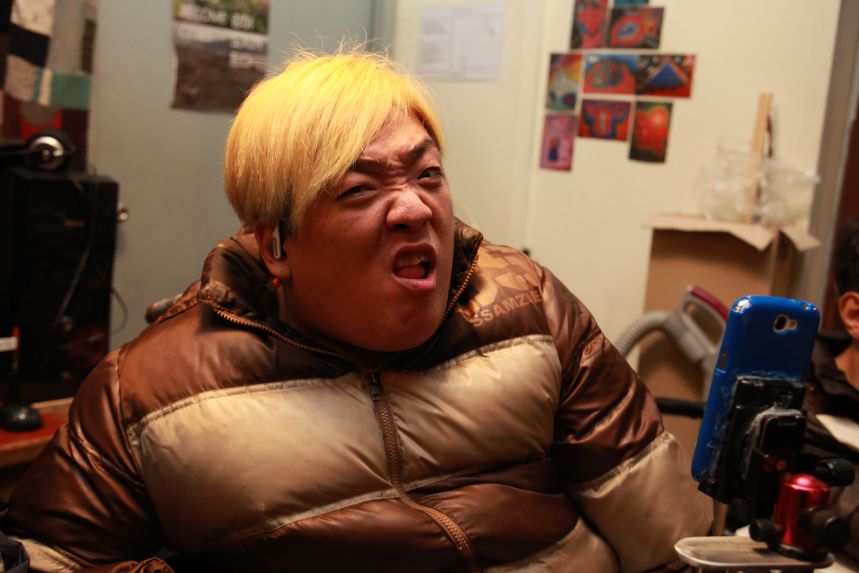 박현은 시설에서 나온 노들장애인야학 학생입니다.