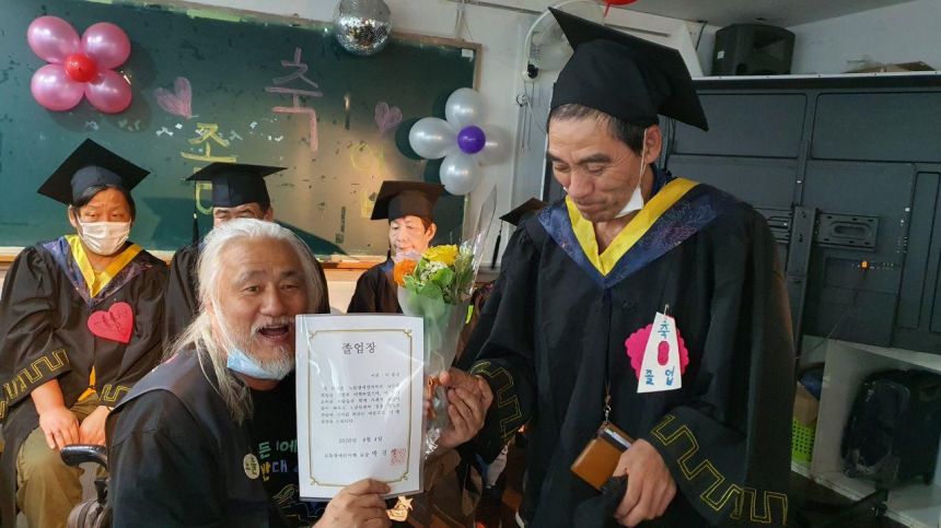 [낮수업] 낮수업 학생 중 6분이 낮수업을 졸업했어요:)