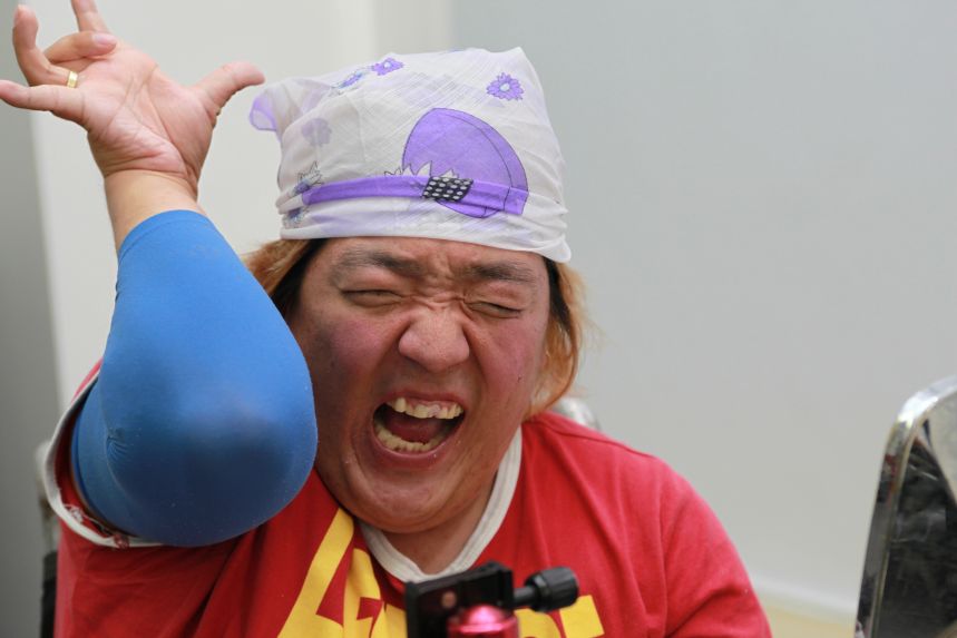 박현은 시설에서 나온 노들장애인야학 학생입니다.