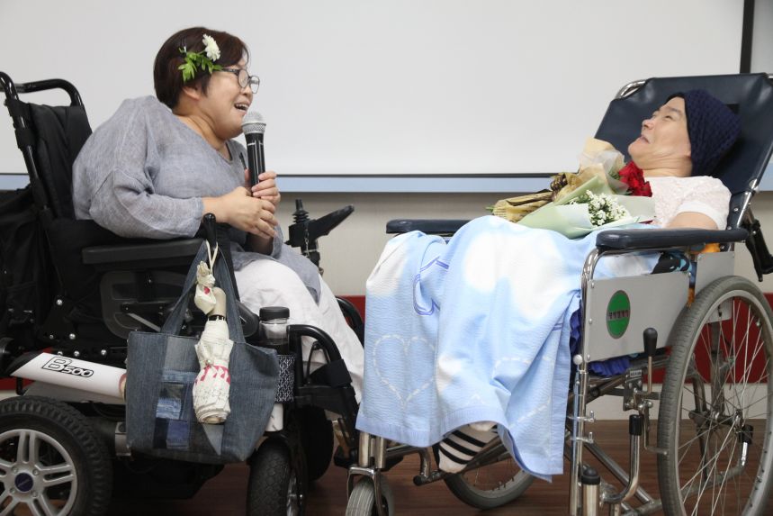 꽃님이 마련한 기금 전달식