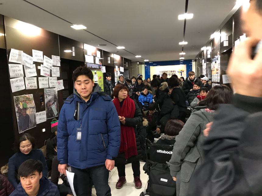 누구도 배제되지 않는(Leave no one behind!) 세상을 향한 2박3일 서울역 노숙농성 사진기록