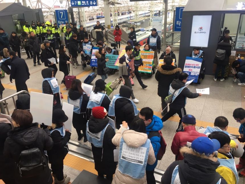 누구도 배제되지 않는(Leave no one behind!) 세상을 향한 2박3일 서울역 노숙농성 사진기록