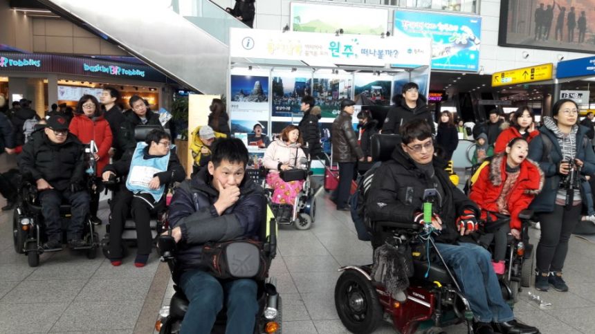 누구도 배제되지 않는(Leave no one behind!) 세상을 향한 2박3일 서울역 노숙농성 사진기록