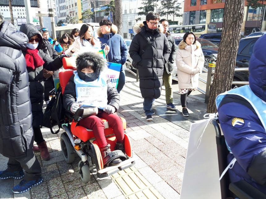 누구도 배제되지 않는(Leave no one behind!) 세상을 향한 2박3일 서울역 노숙농성 사진기록