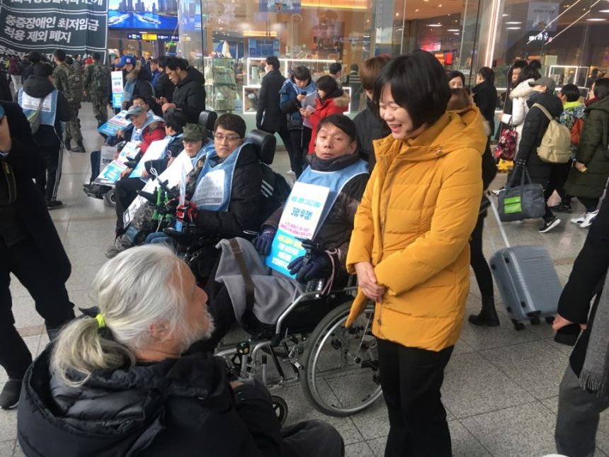 누구도 배제되지 않는(Leave no one behind!) 세상을 향한 2박3일 서울역 노숙농성 사진기록