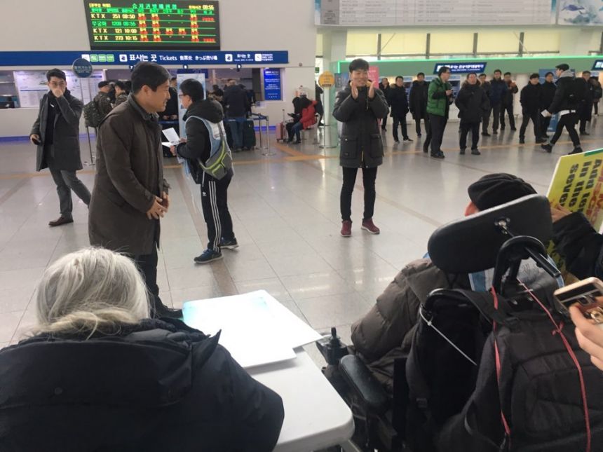 누구도 배제되지 않는(Leave no one behind!) 세상을 향한 2박3일 서울역 노숙농성 사진기록