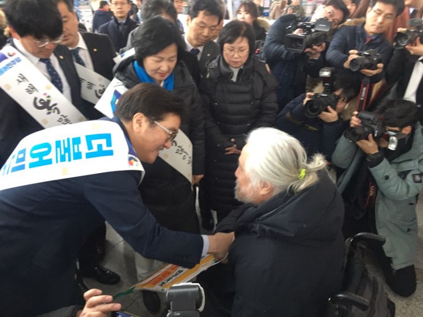 누구도 배제되지 않는(Leave no one behind!) 세상을 향한 2박3일 서울역 노숙농성 사진기록